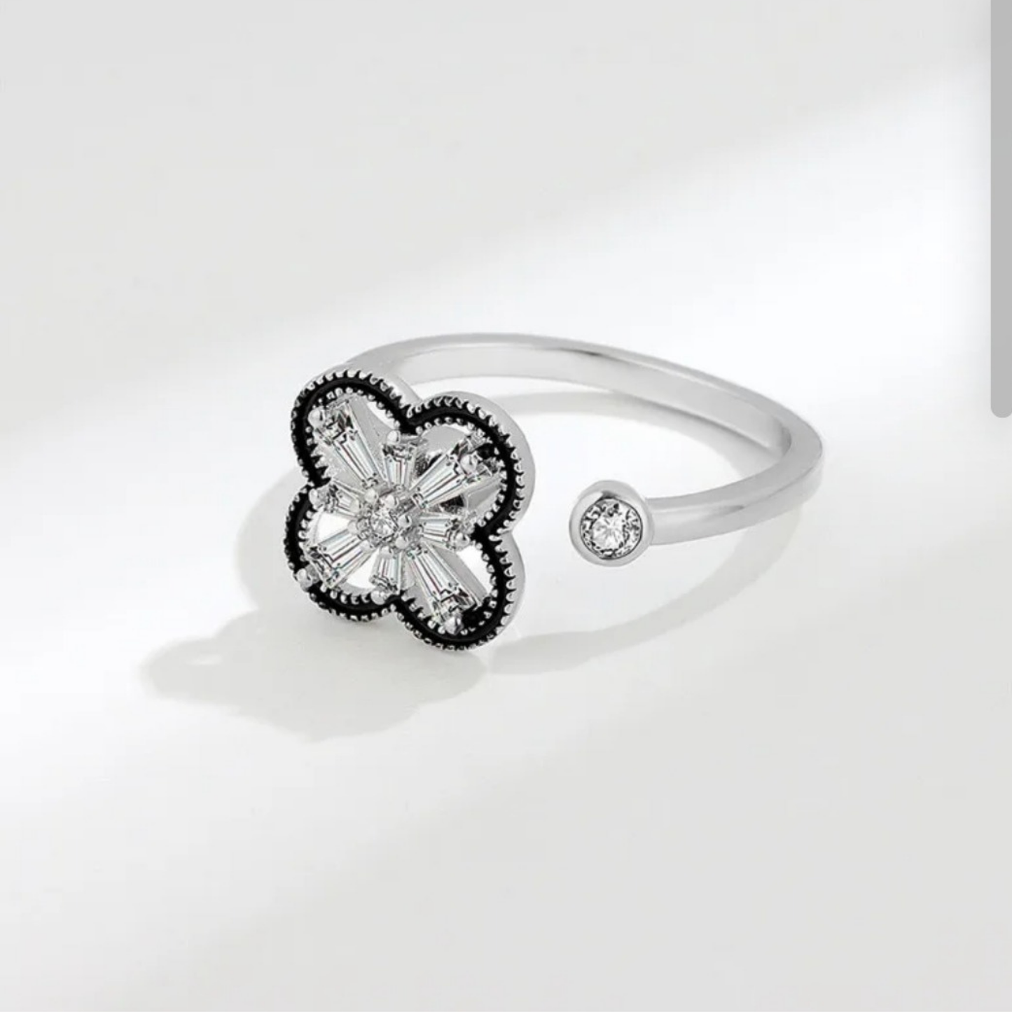 Fidget 4 Leaf Clove Ring (Sterling Silver)